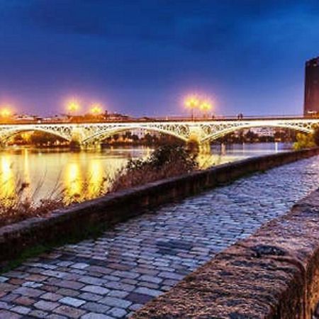דירות סביליה Atico Aire De Triana מראה חיצוני תמונה