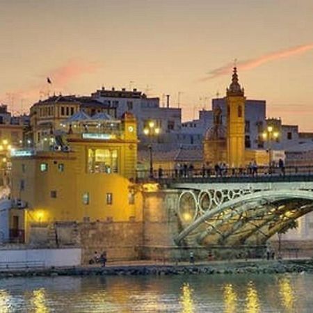דירות סביליה Atico Aire De Triana מראה חיצוני תמונה