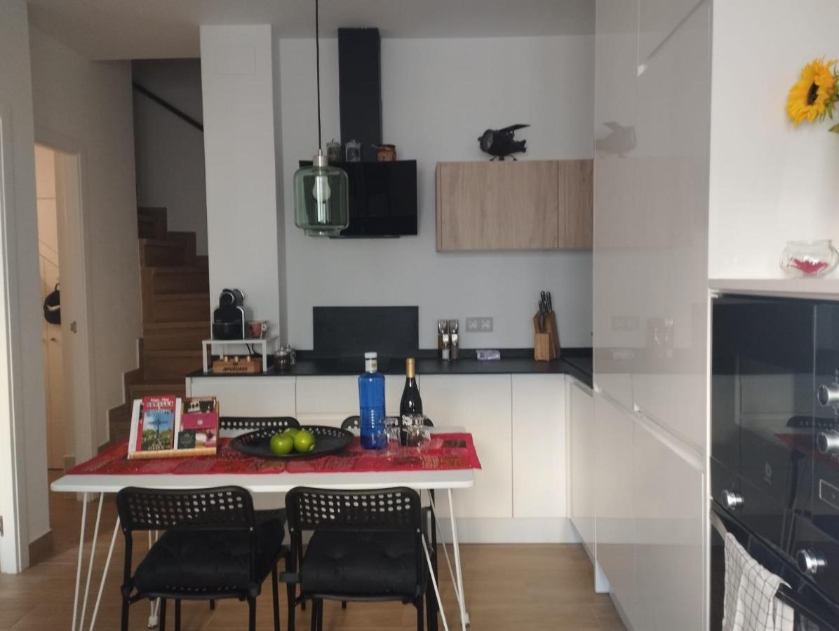 דירות סביליה Atico Aire De Triana מראה חיצוני תמונה